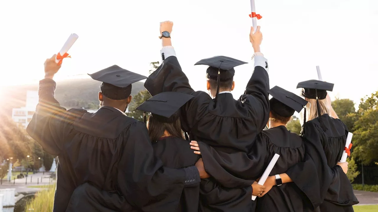 UCAS to replace personal statement essay with three questions to help disadvantaged people