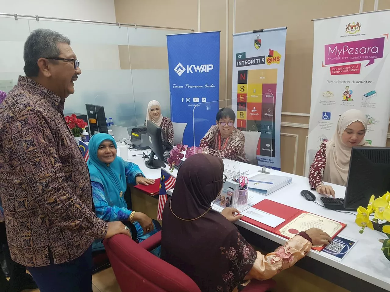Put yourselves in the shoes of people seeking services, civil servants told