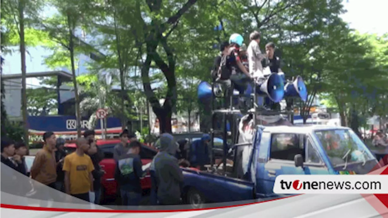 Dugaan Pungli di Sekolah Kembali Terjadi, Puluhan Mahasiswa Berunjuk Rasa di Depan SMPN 6 Makassar