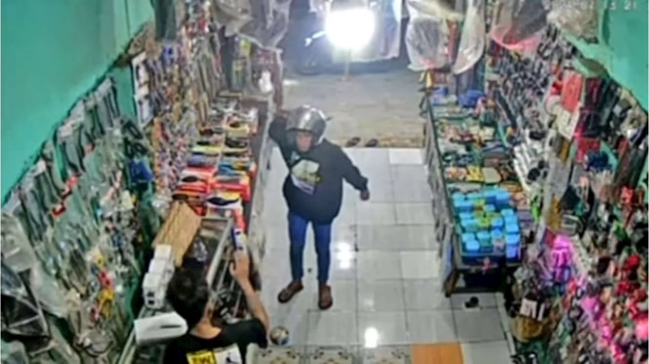 Viral Penjaga Toko di Cikarang Lawan Perampok Bersajam Pakai Golok, Pelaku Lari Kocar-kacir