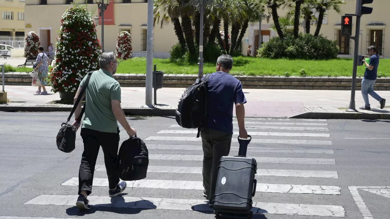 El hermano de Pedro Sánchez alega que investigar sus correos vulnera sus derechos