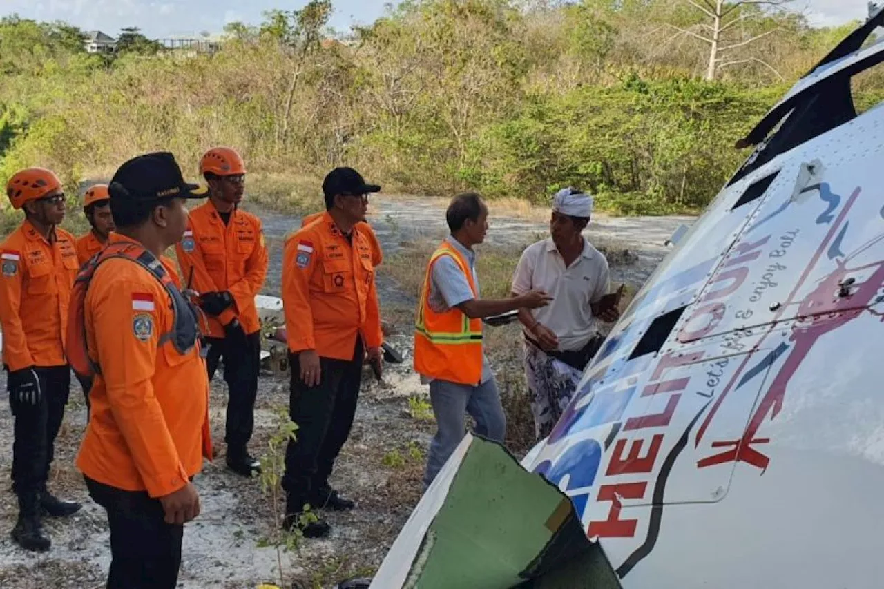 Basarnas Bali evakuasi korban helikopter jatuh di Pecatu