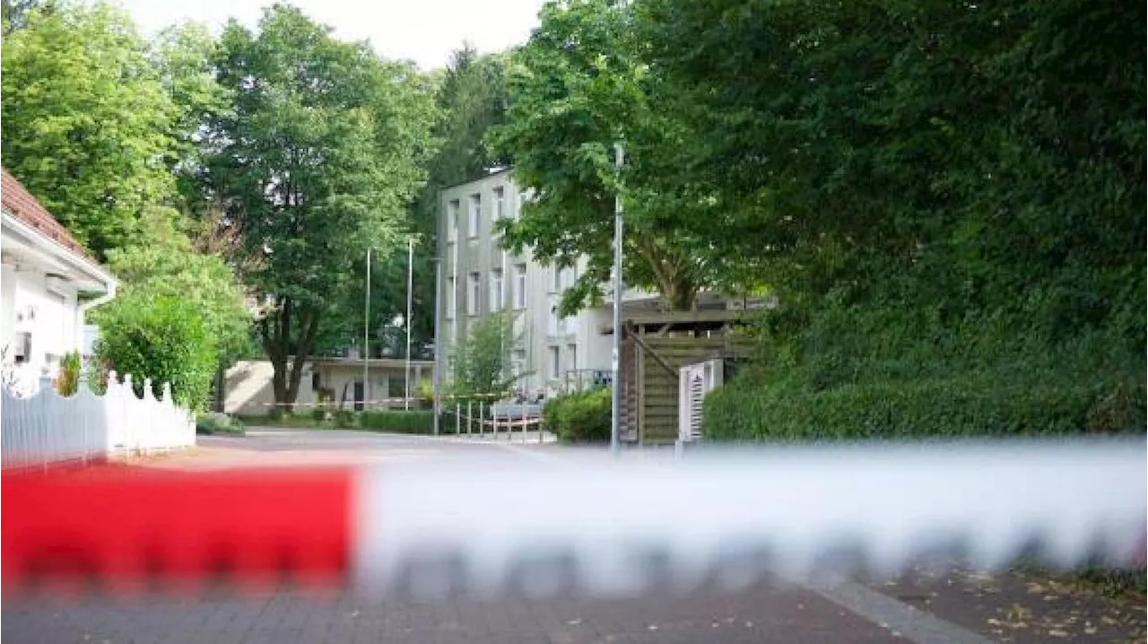 Nach Messerangriff an Volkshochschule: Polizei fasst Tatverdächtige