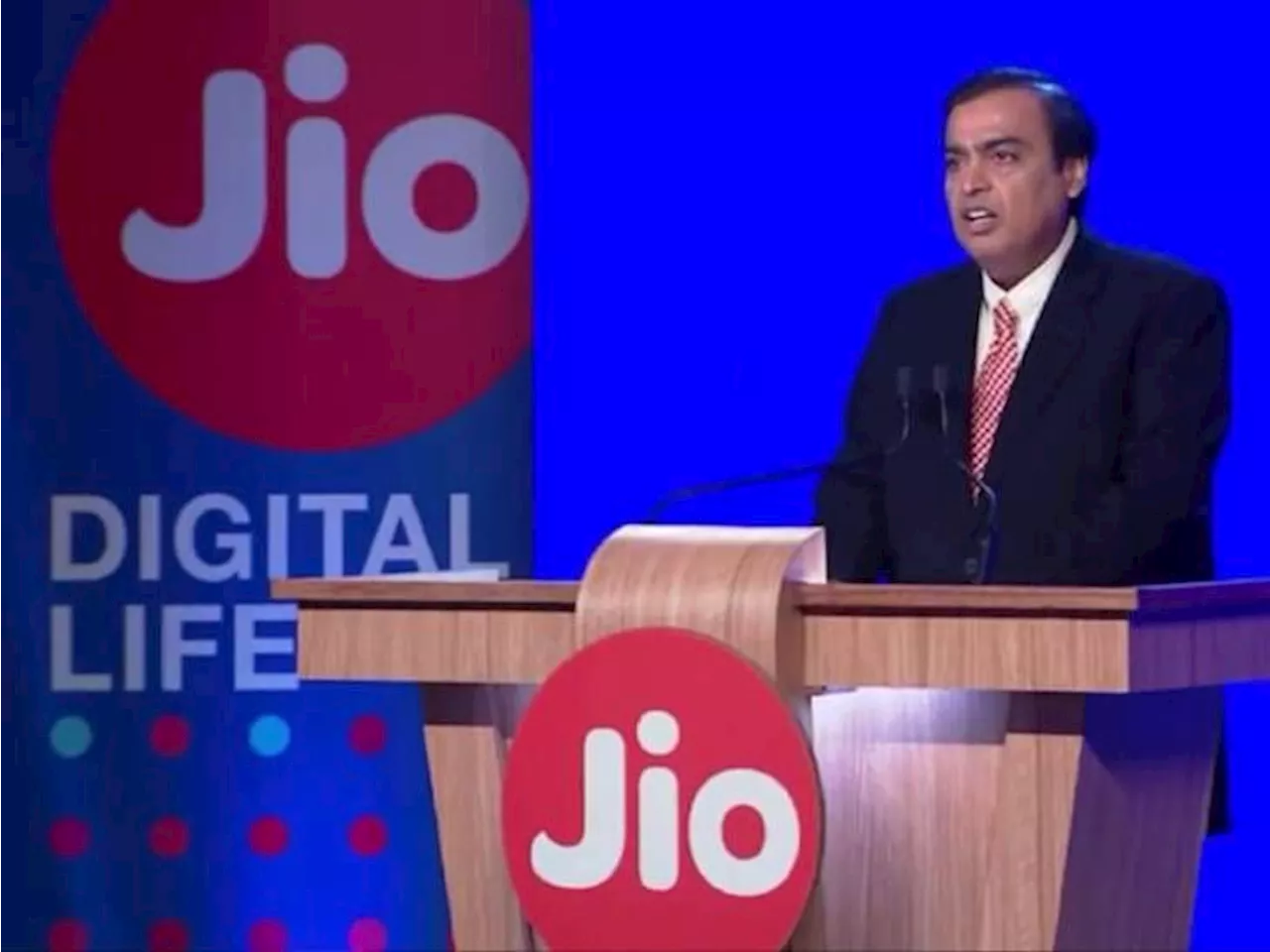 JIO को अप्रैल-जून तिमाही में ₹5,445 करोड़ का नेट प्रॉफिट: तिमाही आधार पर यह 2% बढ़ा, रेवेन्यू ₹26,478 करोड़...