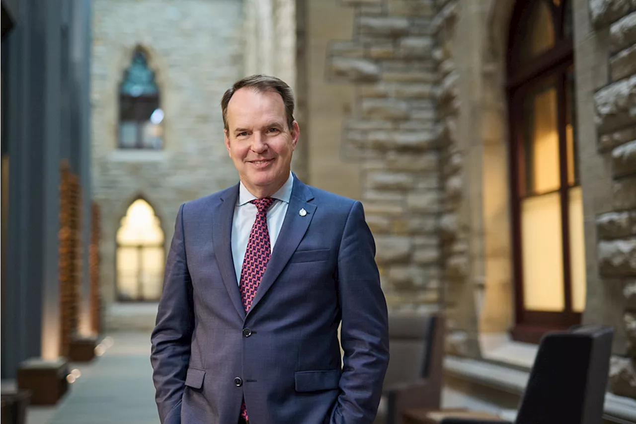 Liberal House leader Steven MacKinnon sworn in as labour minister, replacing O'Regan