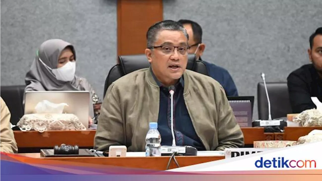 DPR Tegaskan Cleansing Guru Honorer Sebabkan Kekurangan Guru: Ganggu Proses Belajar