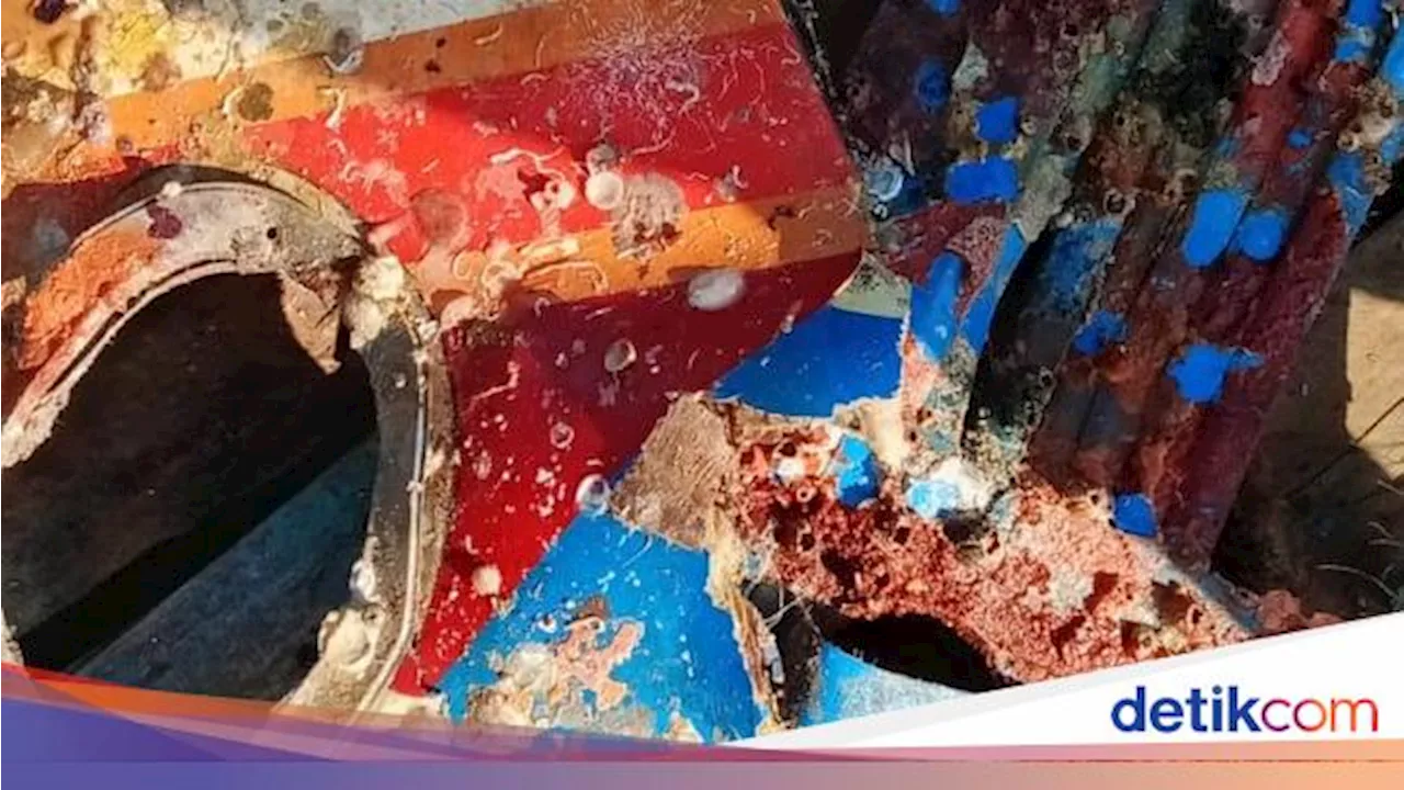 Nelayan Belitung Temukan Puing Diduga Helikopter Polri yang Jatuh 2022 Lalu