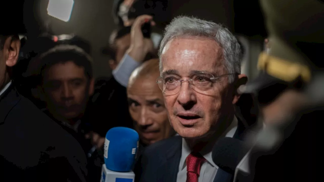 “Parece que Cepeda sí tiene derecho a manipular presos”: Uribe a Petro