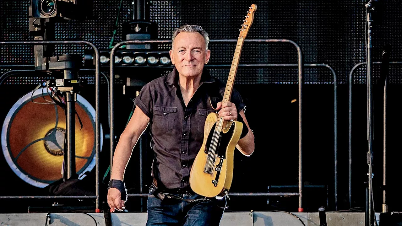 Bruce Springsteen Is Now A Billionaire