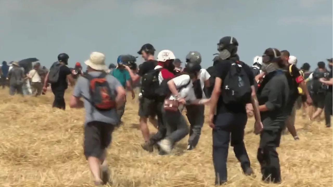 Mégabassines : des centaines d’opposants ont manifesté dans la Vienne