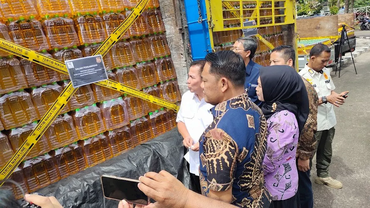 24,8 Ton Minyak Goreng Curah Dikemas Tanpa Merek dan Izin Edar