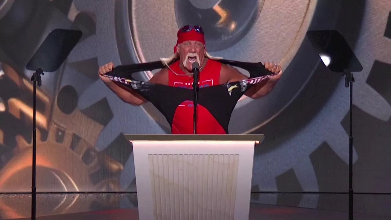 A Milwaukee lo show di Hulk Hogan, per Trump si strappa la maglietta