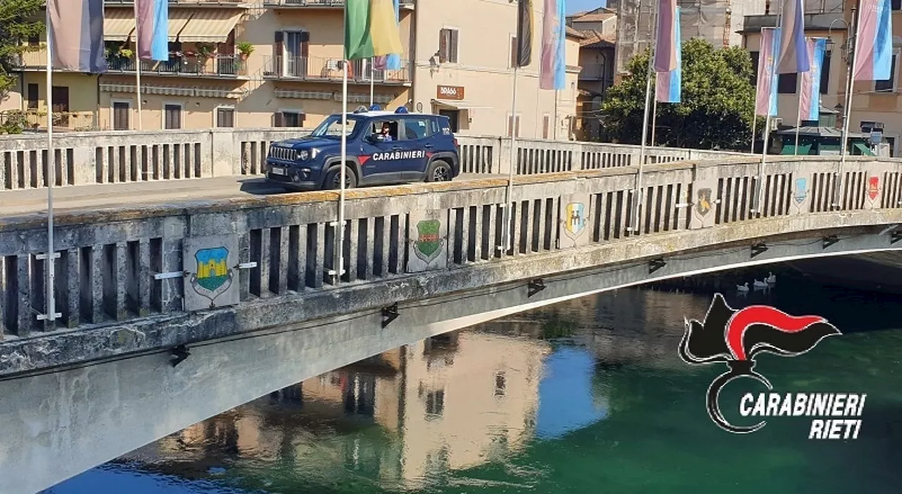 In due si tuffano nel Velino: uno accusa un malore e finisce al de Lellis, l'altro aggredisce i carabinieri e