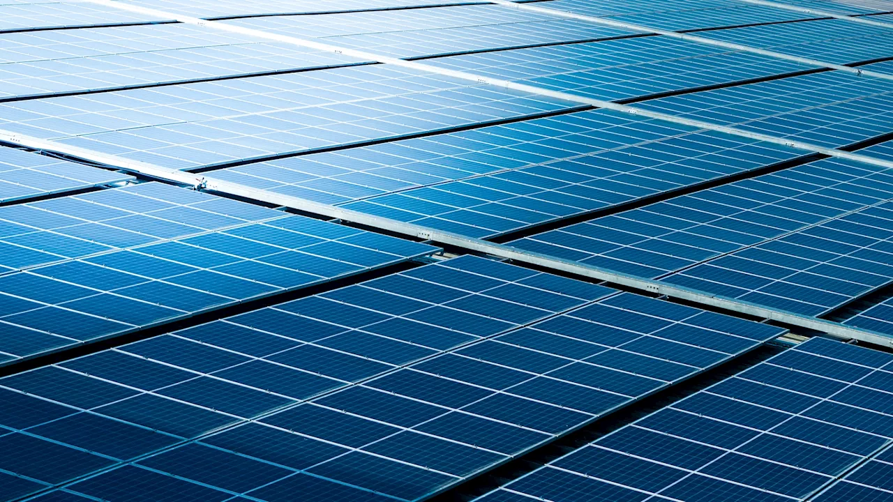 OptoGPT: New AI designs perfect light traps for solar cells in 0.1 seconds