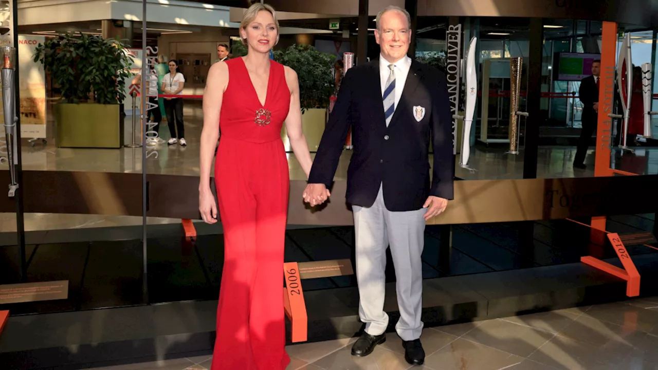 Charlene di Monaco, medaglia d'oro di eleganza e seduzione con il jumpsuit rosso fuoco