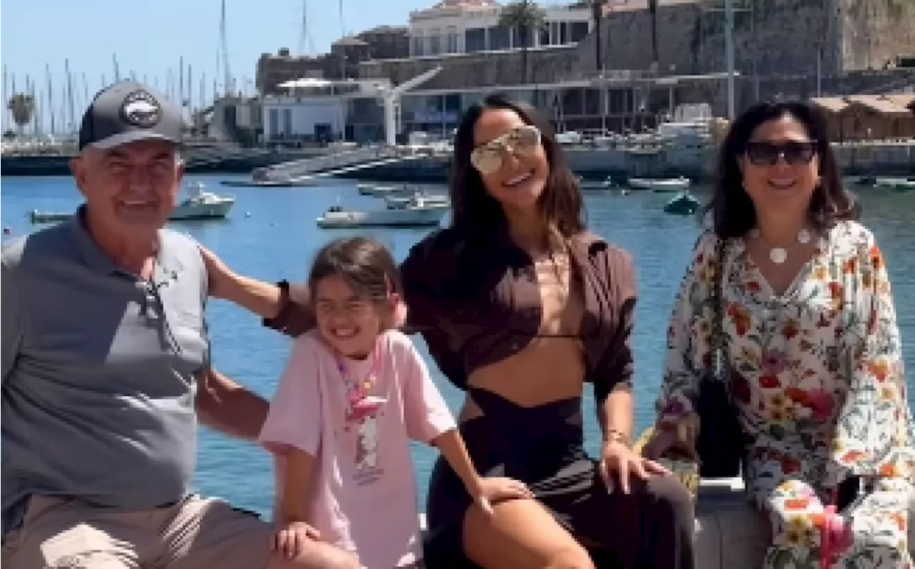 Em Portugal, Sabrina Sato compartilha registros na praia com a filha e os pais