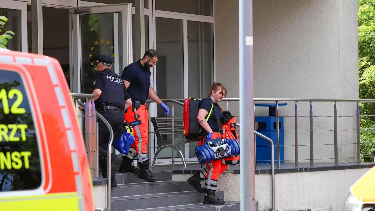 Messerangriff auf Schulhof: Lehrer schwer verletzt