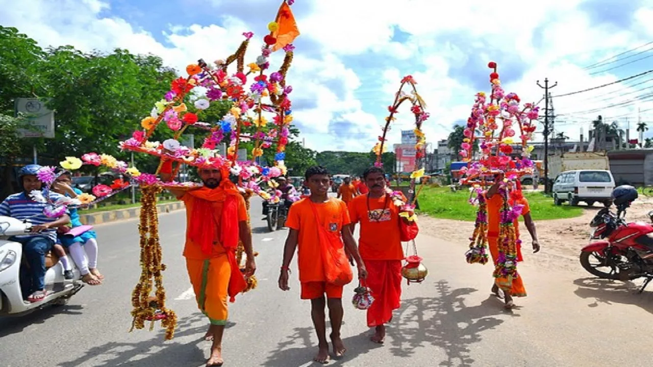 Kanwar Yatra 2024: योगी की तरह धामी सरकार भी सख्त, दुकान पर लिखना होगा नाम