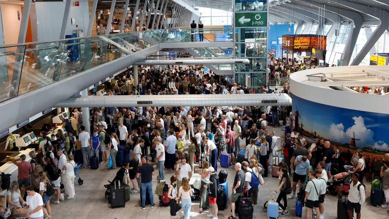 Eindhoven Airport start systemen op na dag vol ellende door storing