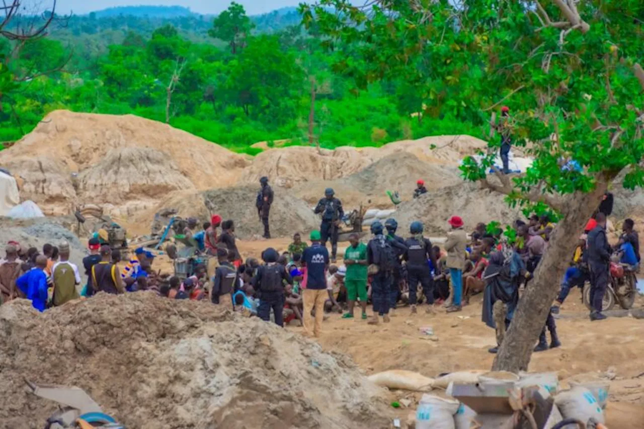 Nigerian govt shuts down illegal gold mine
