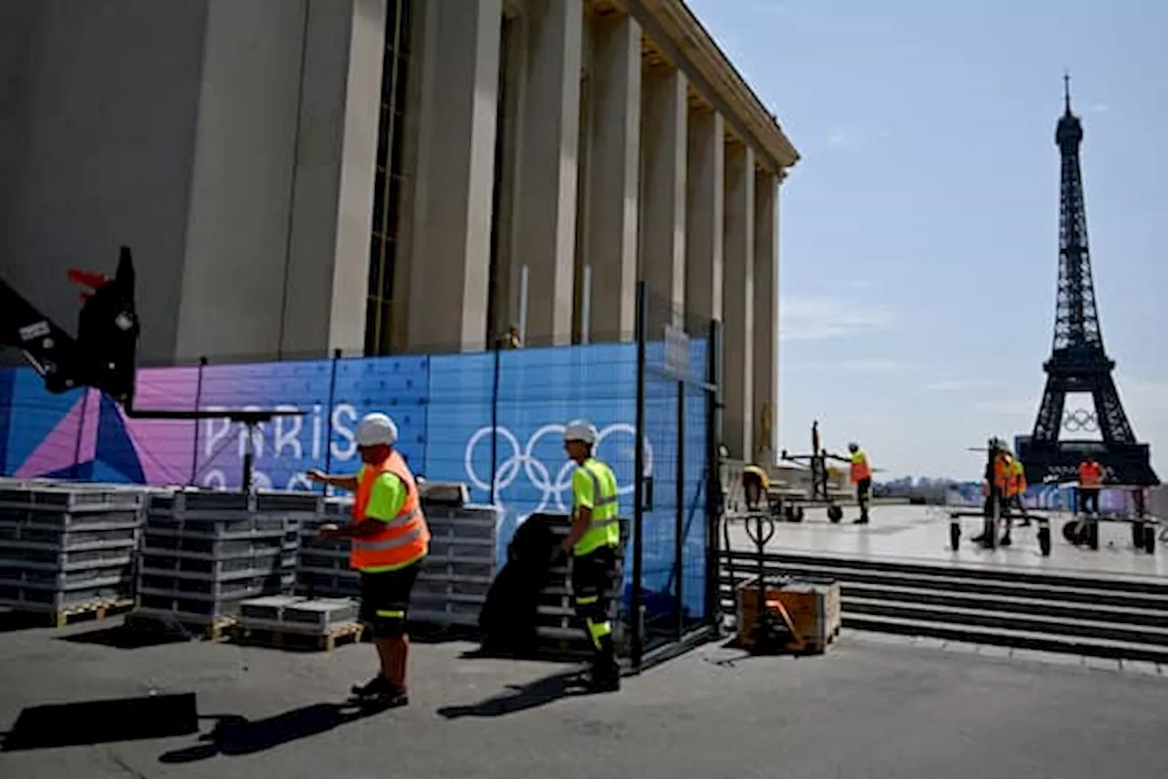 Olimpiadi 2024, strade chiuse e divieti a Parigi: regole per zone rosse e grigie