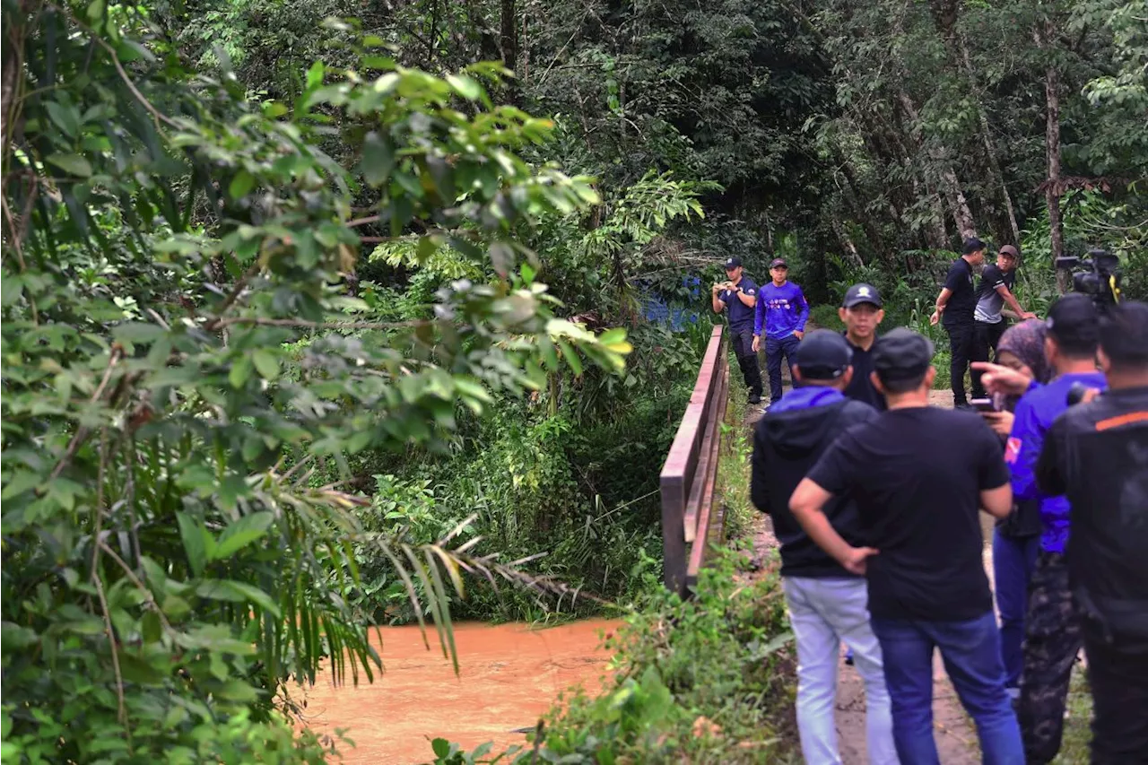 Cops scouring river where Nur Farah's handbag was found