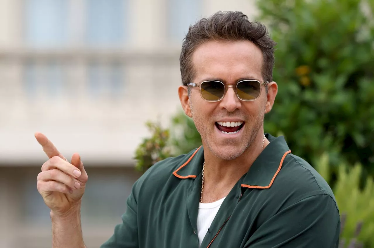 'Deadpool' star Ryan Reynolds spent his salary to keep screenwriters on the set