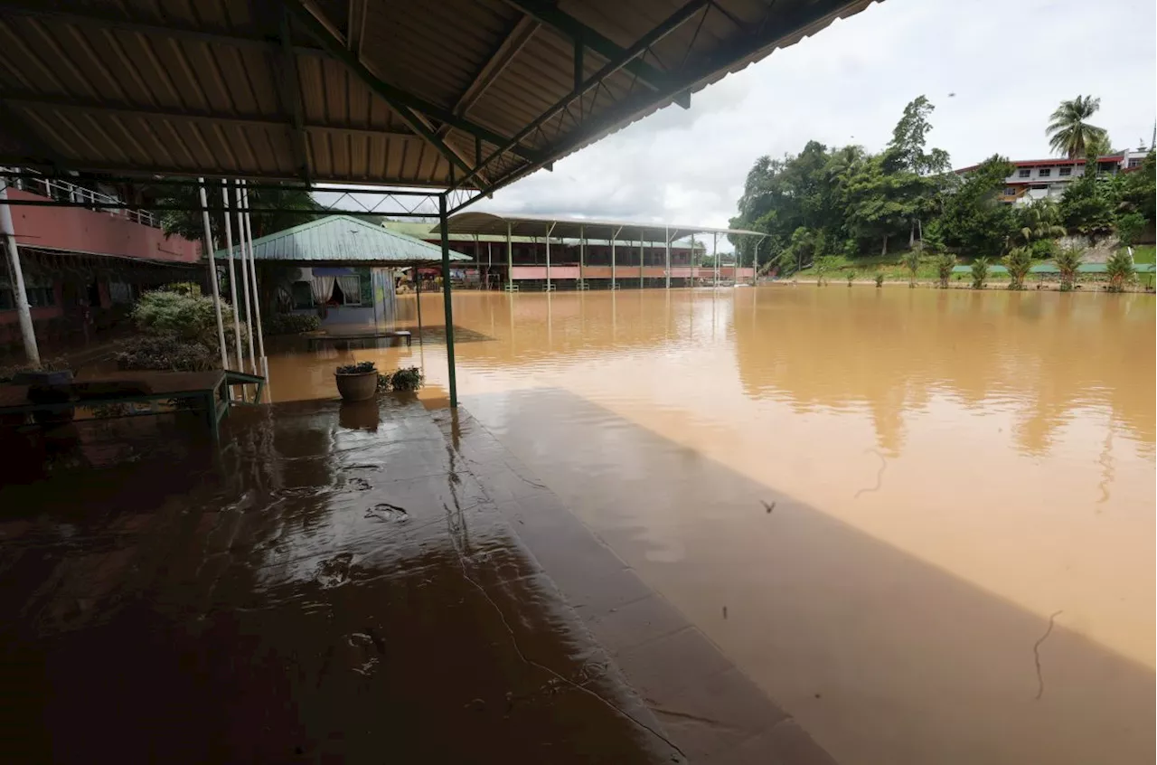 Floods: Victims in Penampang get RM158,000 aid