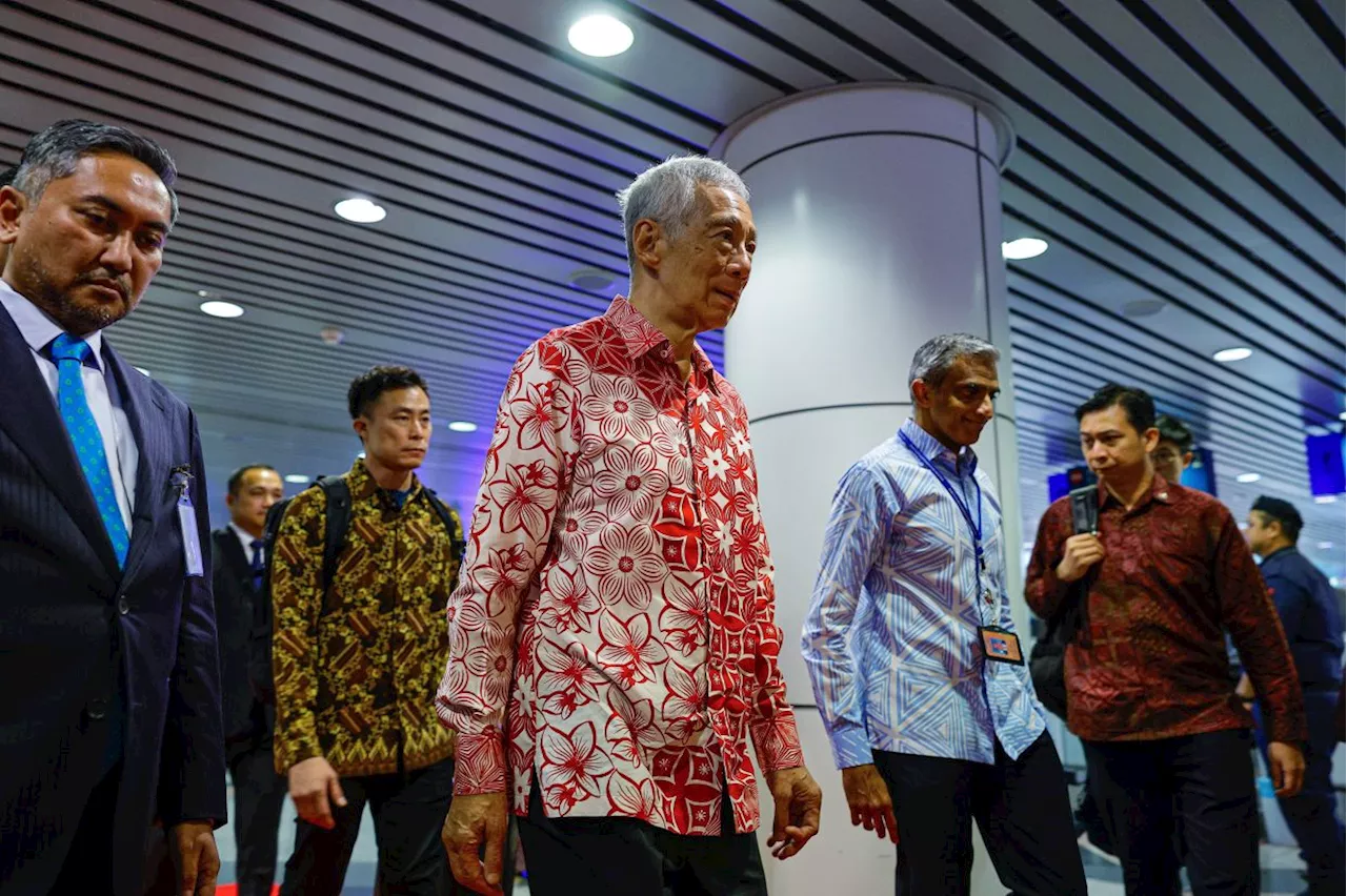 Singapore senior minister Lee arrives in Malaysia to attend King's installation ceremony