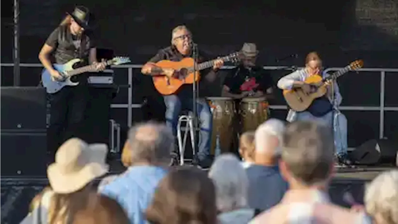 Rumba, Salsa und Samba mit Cocktail Tropical auf dem Weyher Marktplatz