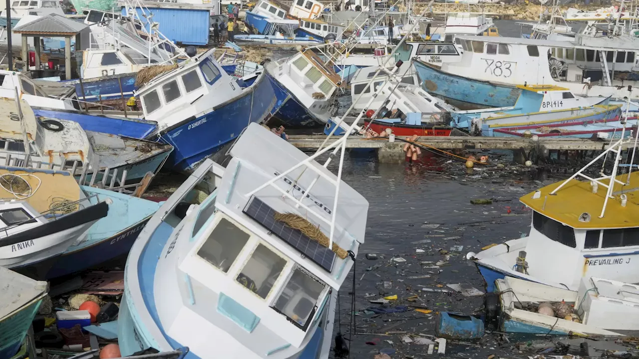 El paso del 'peligroso y destructivo' huracán Beryl deja al menos un muerto en San Vicente y Granadinas