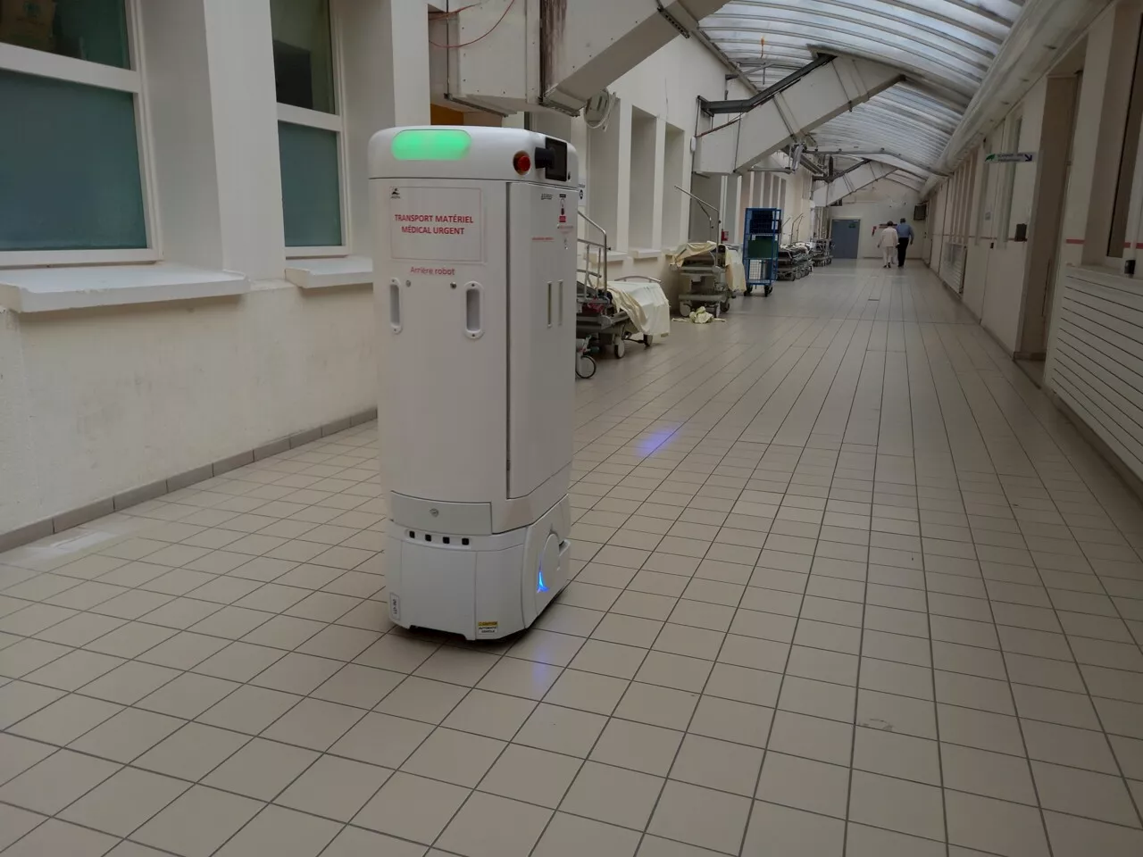 CHU de Nantes : ces robots assistent les soignants dans leur quotidien