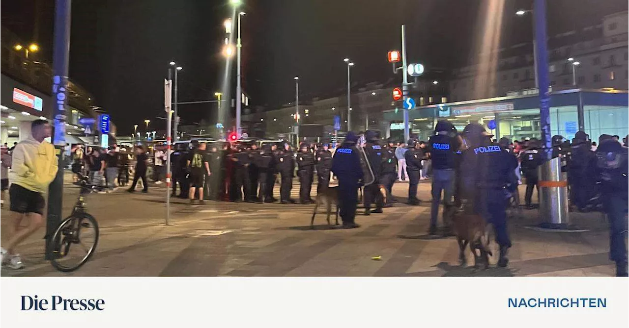 Türkei gegen Österreich: Angespanntes Public Viewing am Wiener Hauptbahnhof