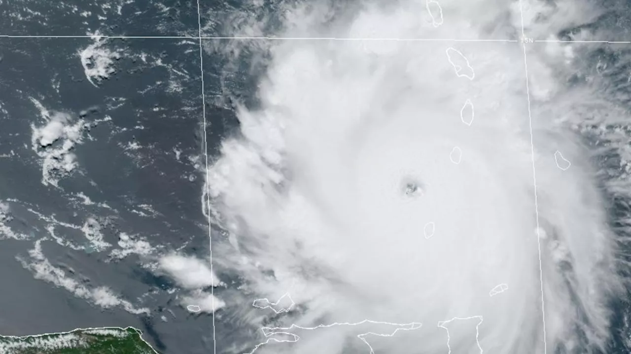 Huracán Beryl destruye varias embarcaciones y carreteras en Barbados