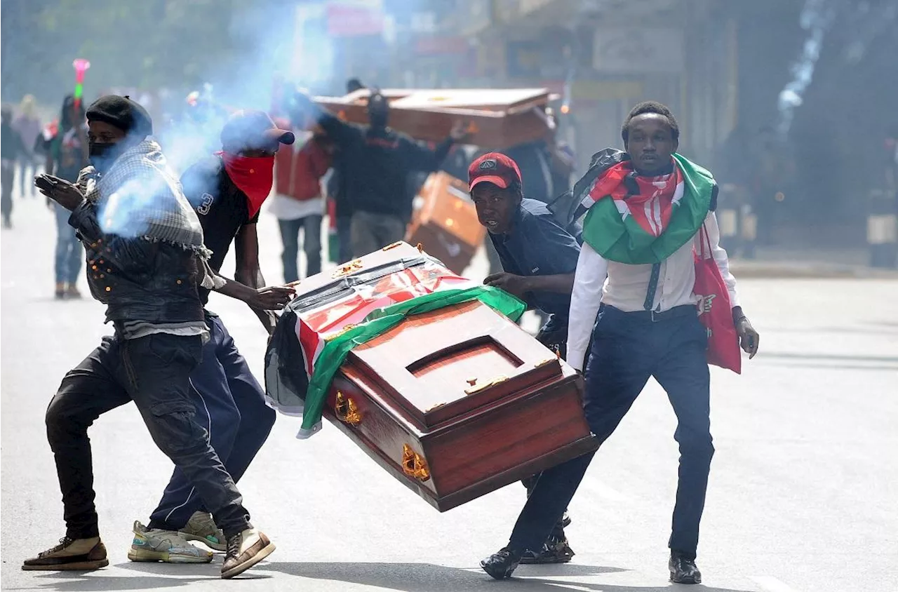 Tear gas, stones and flames as Kenya protesters say ‘Ruto must go!’