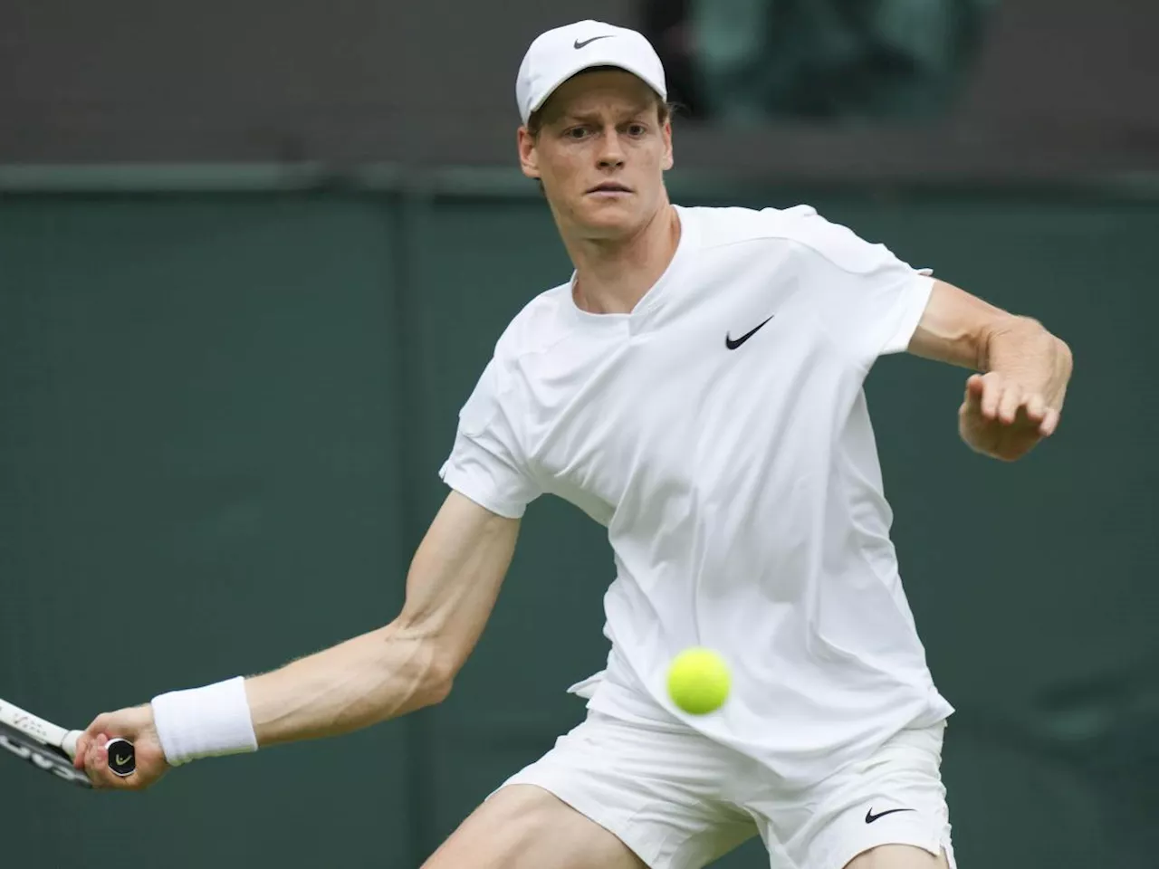 Wimbledon, Sinner debutta vincendo: Hanfmann sconfitto in 4 set, adesso derby con Berrettini