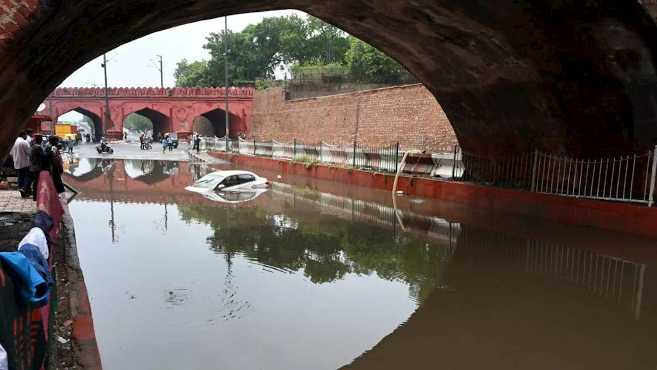 Delhi Waterlogging: दिल्ली में जलभराव की समस्या से मिलेगा छुटकारा! 40 स्थानों पर CCTV कैमरों से रखी जा रही नजर