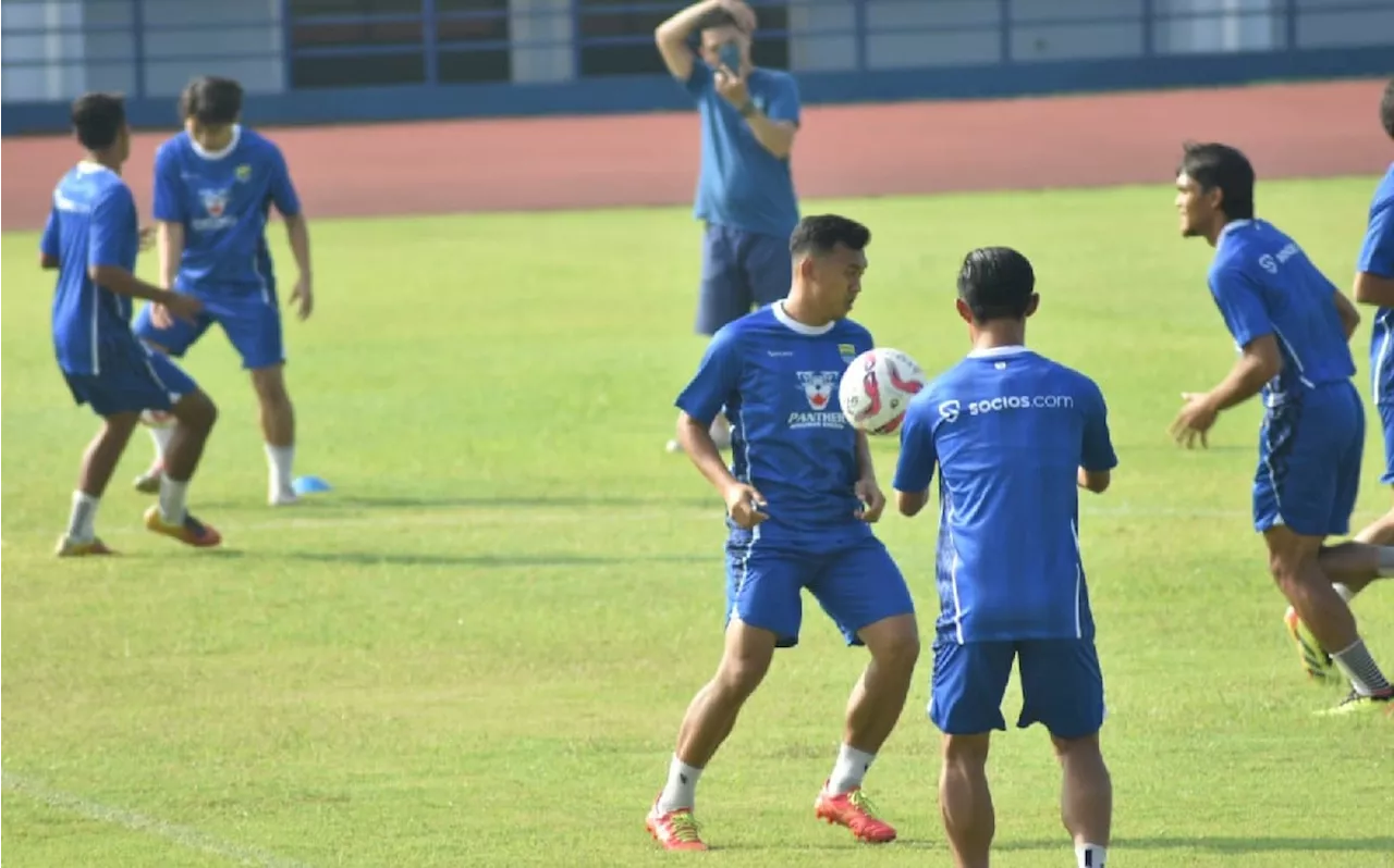 Latihan Perdana Persib Bandung Tanpa Bojan Hodak, Pemain Belum Lengkap