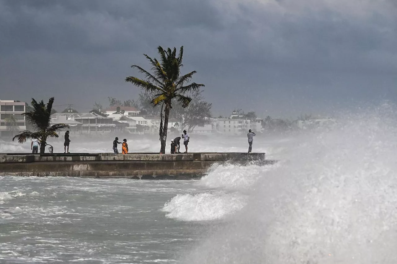 L'ouragan Béryl, «potentiellement catastrophique», menace les Caraïbes