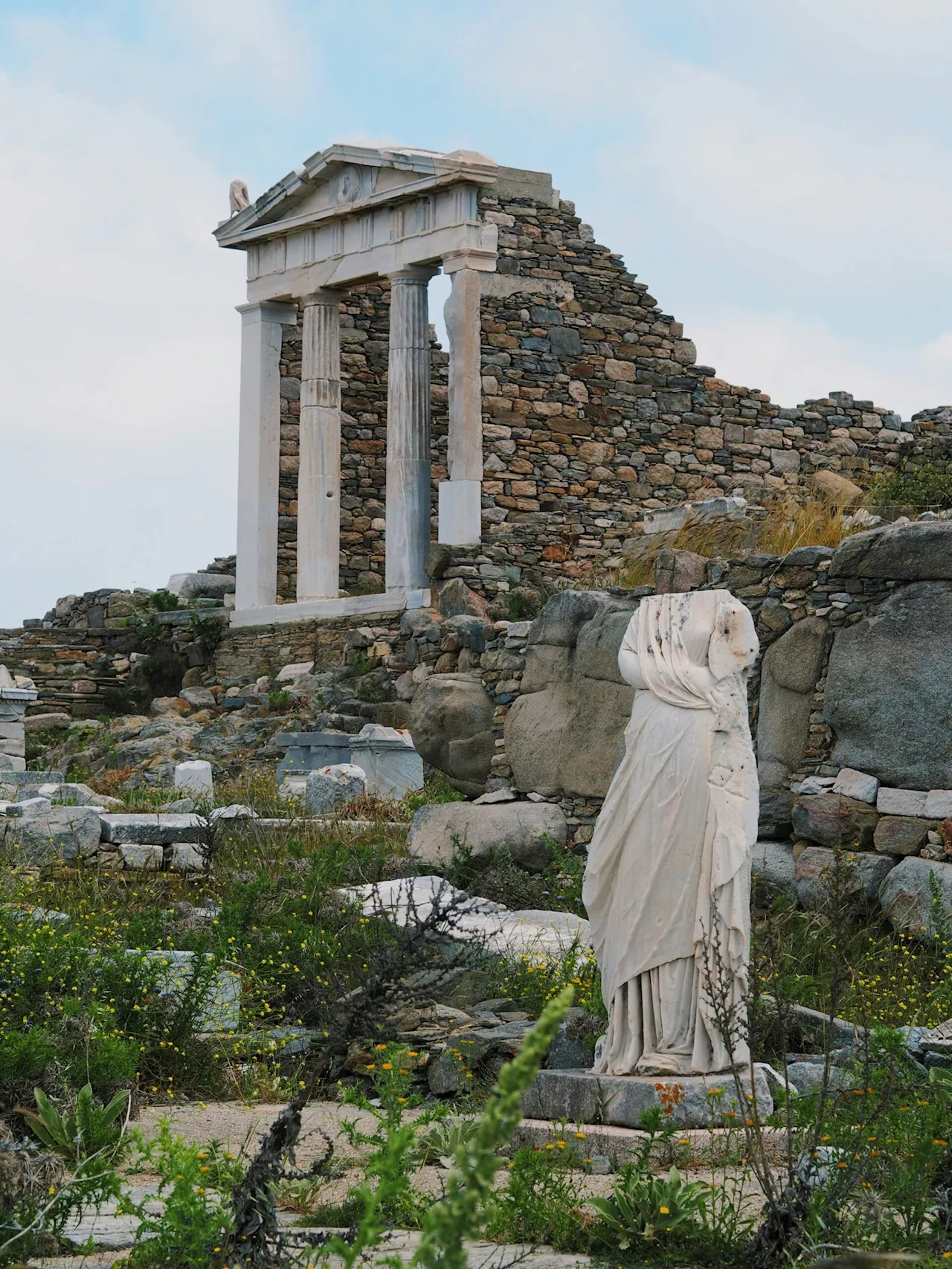 Ancient Greek sanctuary slowly sinks into the Aegean Sea