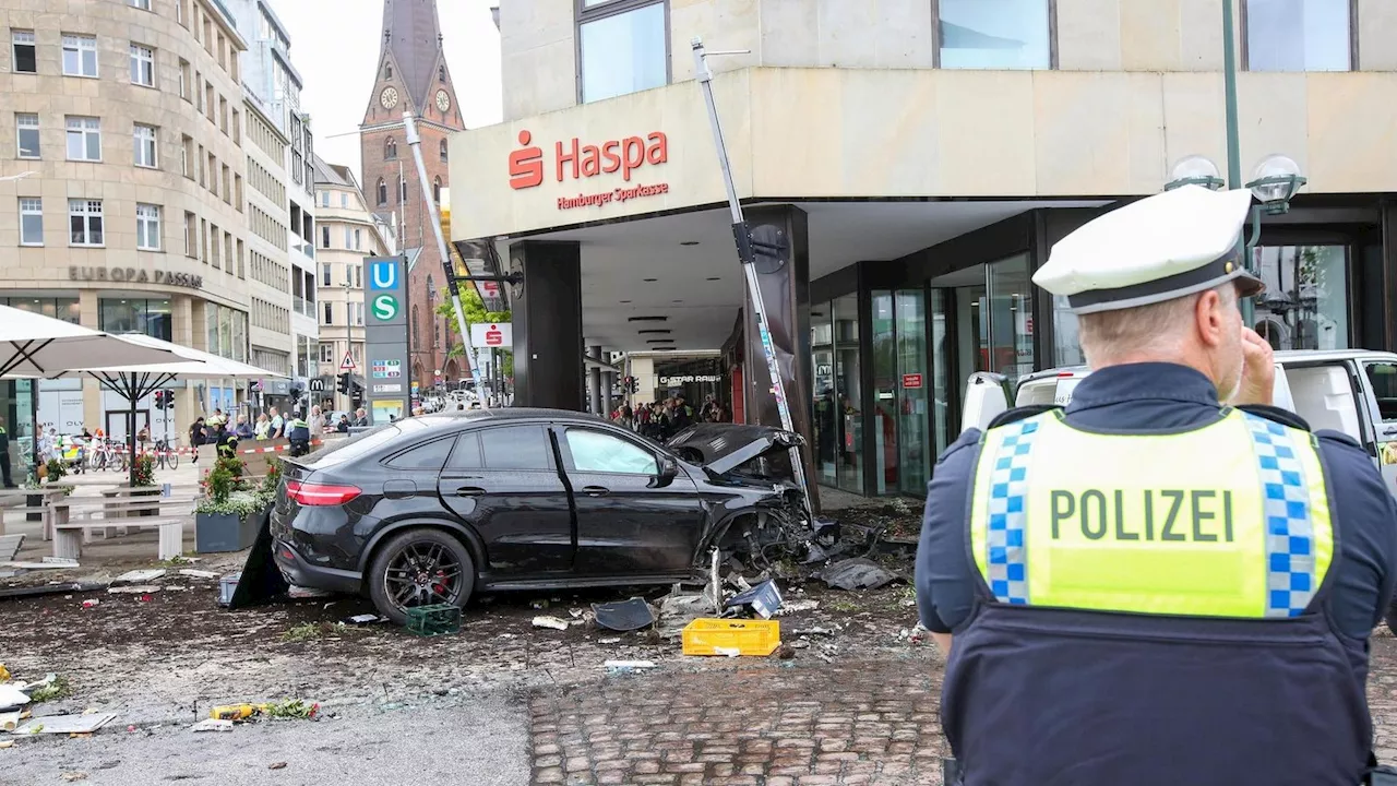 Hamburg: Auto fährt in Menschenmenge – mehrere Verletzte