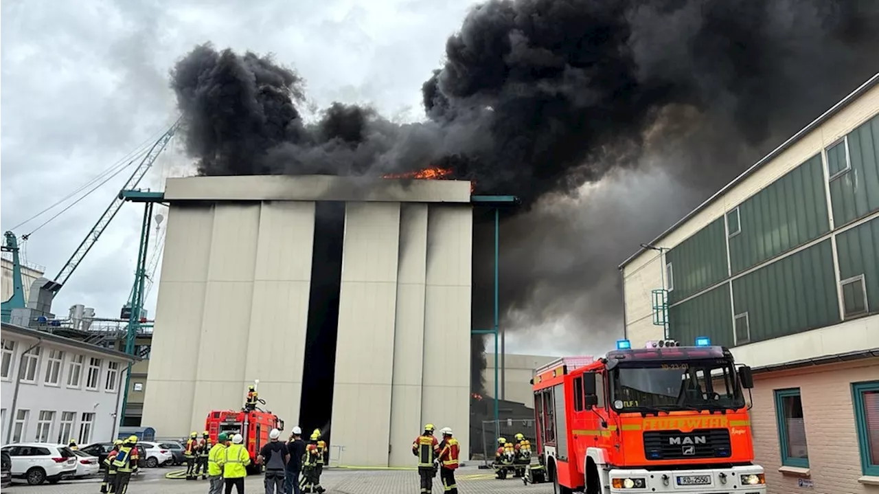 Brand auf Lürssen-Werft am NOK: Teile von Schacht-Audorf evakuiert