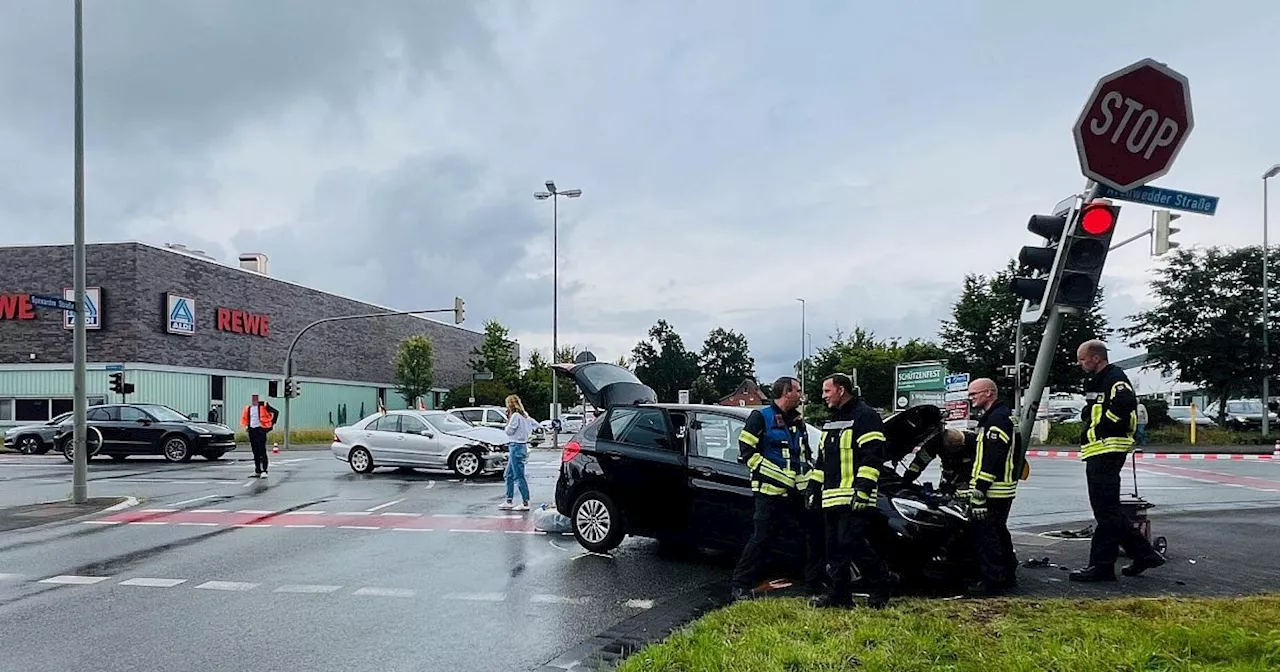 Drei Menschen bei Verkehrsunfall in Gütersloh verletzt