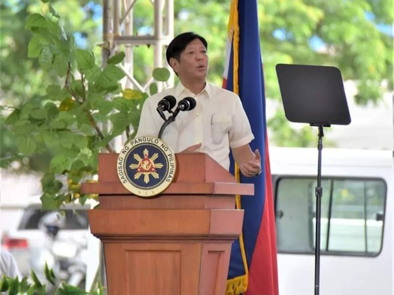 Marcos gets cheers for NIR, jeers for inflation, rights concerns from Negros