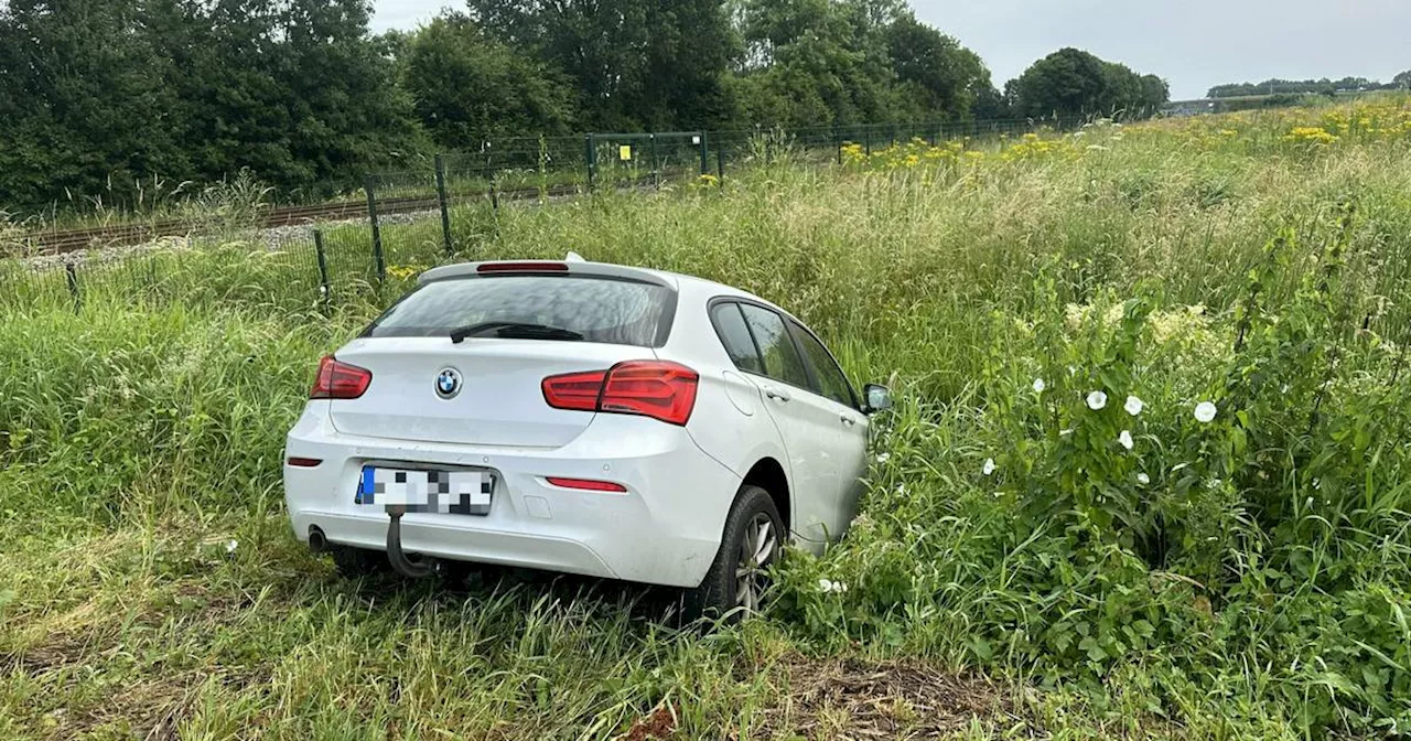 Holland: Auto mit Klever Kennzeichen landet im Graben