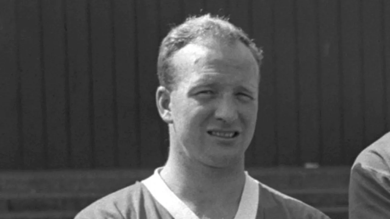 Jeff Whitefoot dies: Former Manchester United player and original Busby Babe