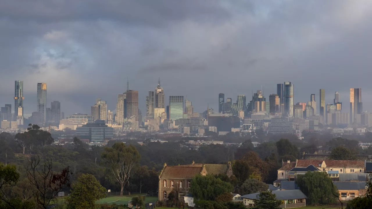 Melbourne wakes up freezing for coldest morning in two years