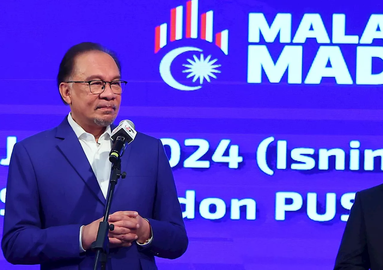 Govt's priority is to revitalise economic growth, says Anwar