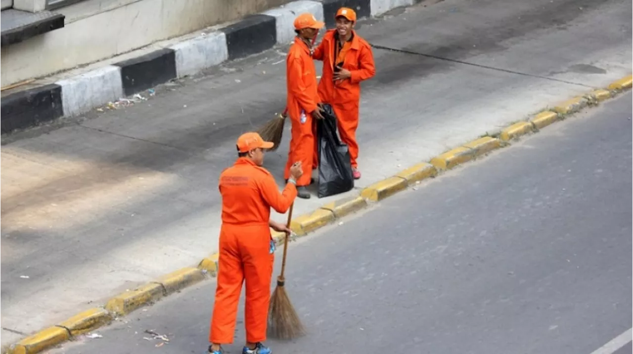 980 Petugas Kebersihan Butuh Waktu Dua Hari Bersihkan 59,95 Ton Sampah usai Puncak HUT ke-78 Bhayangkara di Monas