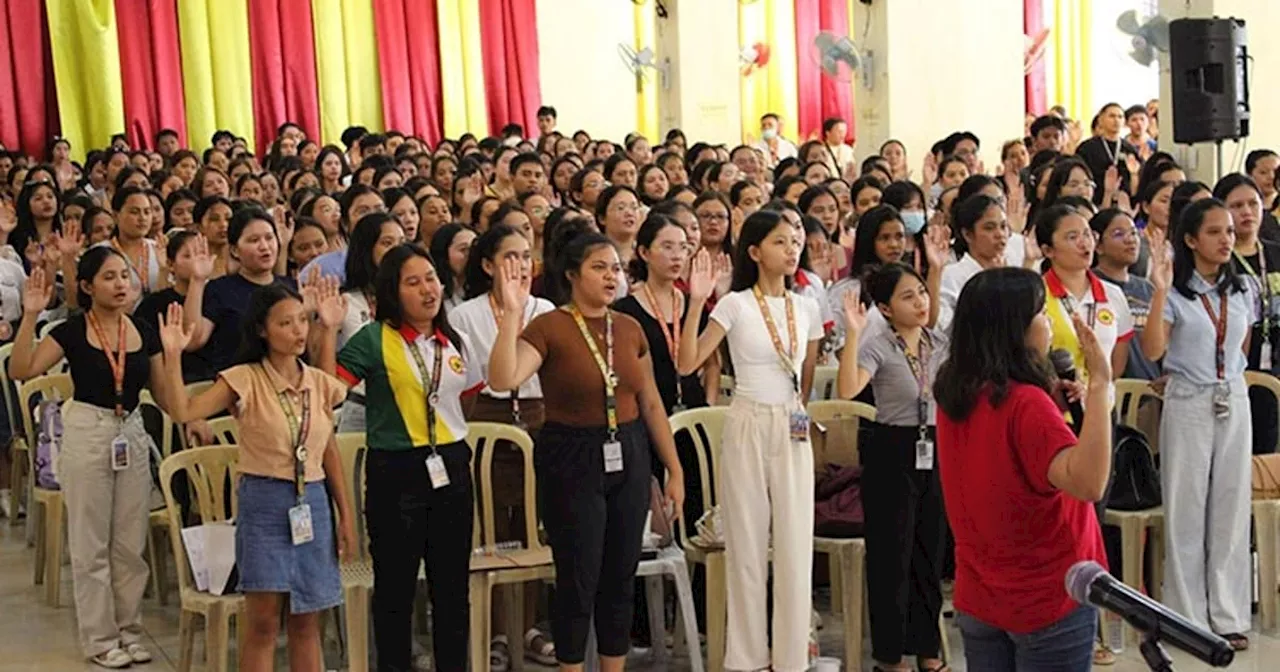 DSWD 7 naghatag og briefing sa 704 ka magtutudlo, YDWs